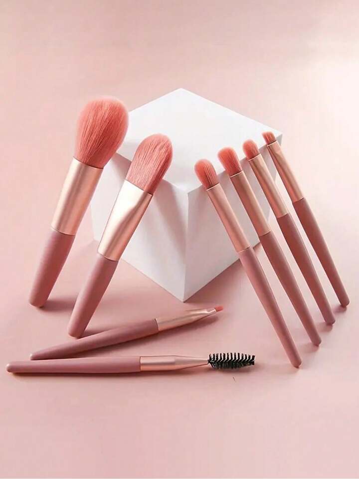 8 PCs Makeup Brush Set with a bonus Storage Bag